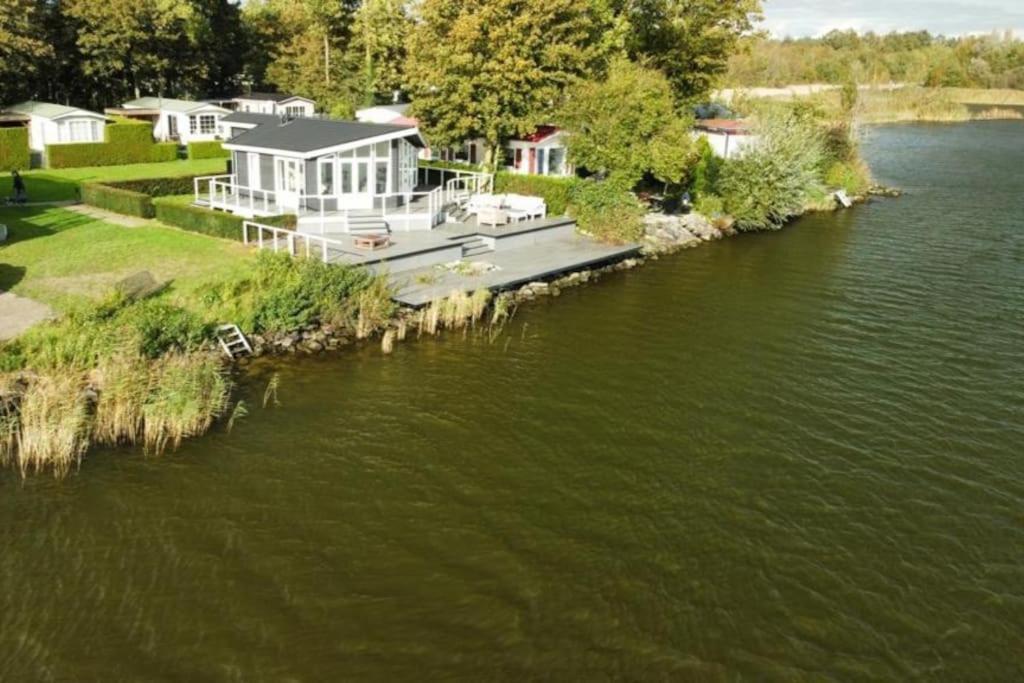 Chalet "Aan Ut Water" Elburg Villa Biddinghuizen Dış mekan fotoğraf